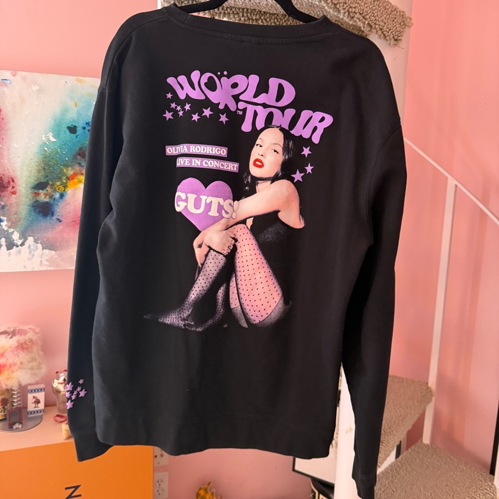 💜 OLIVIA RODRIGO GUTS World Tour Sweatshirt | Size XL | Black | NWT 💜